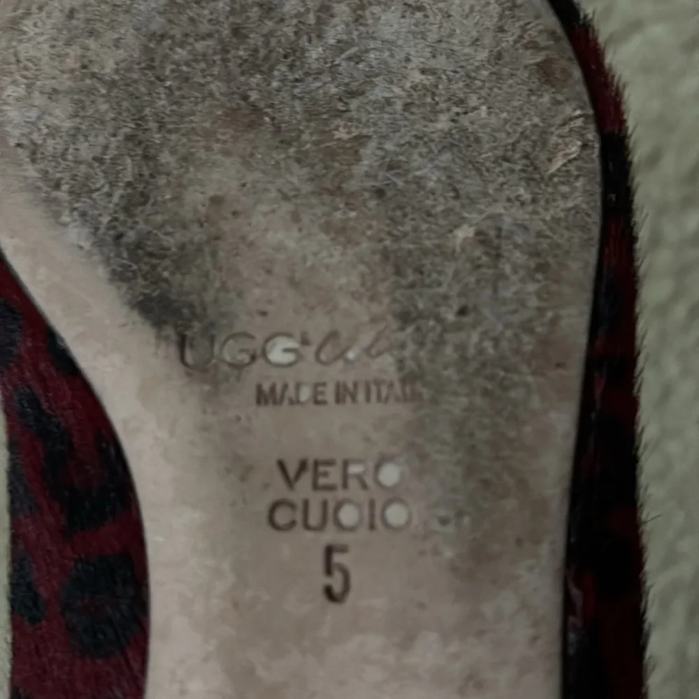 UGG Red and Black Flats Luxurious Velvet Loafers - Picture 4 of 4